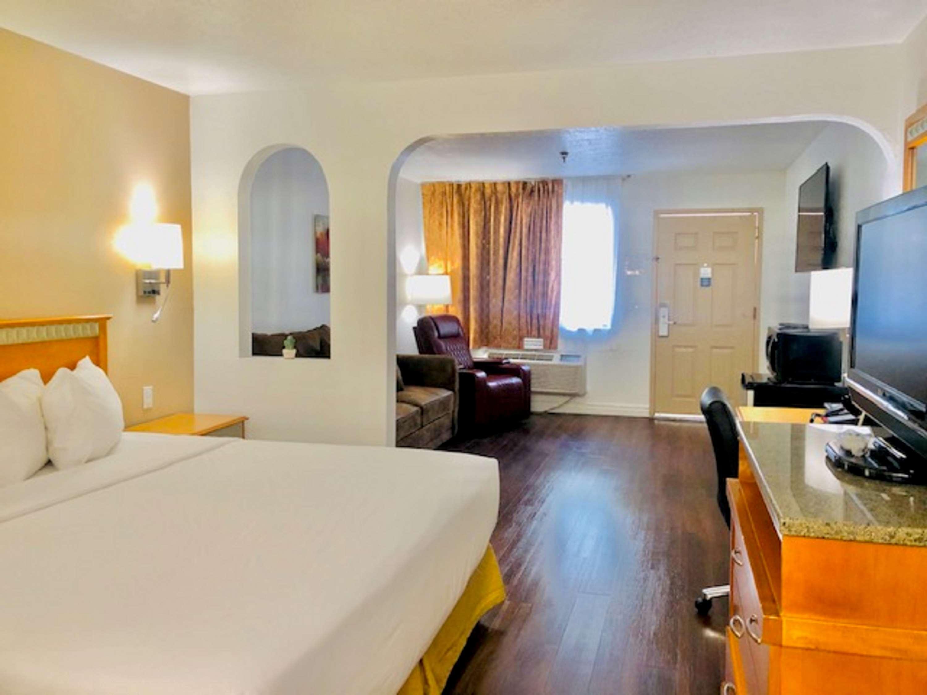 Surestay Plus Hotel By Best Western Albuquerque I-40 Eubank מראה חיצוני תמונה